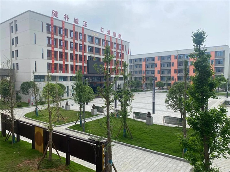 长沙市金秋方舟高级中学复读部食堂环境
